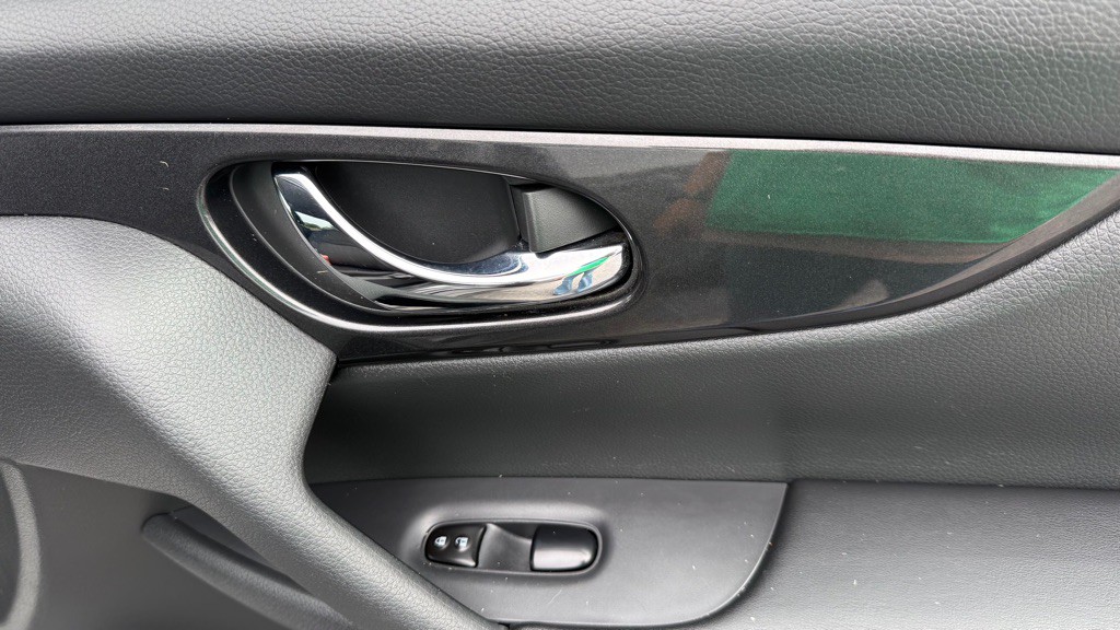 2017 Nissan Rogue Image 15