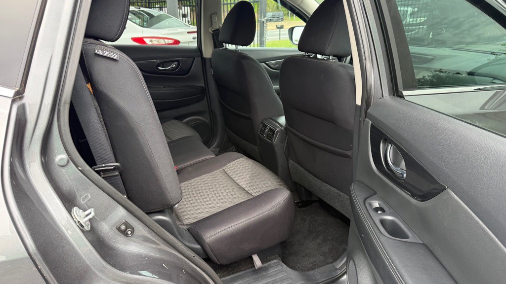 2017 Nissan Rogue Image 16