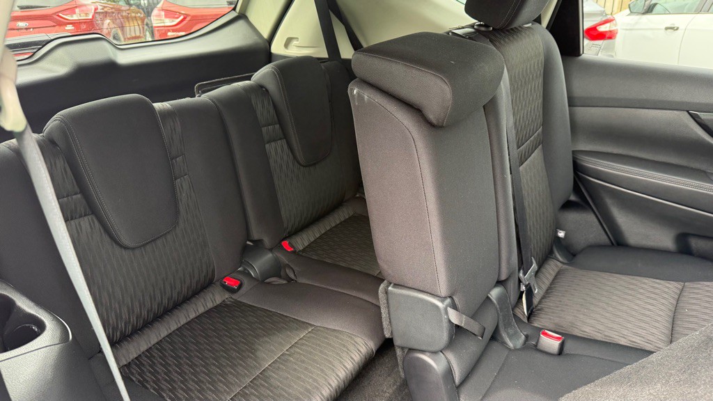 2017 Nissan Rogue Image 18