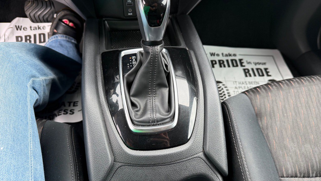 2017 Nissan Rogue Image 32