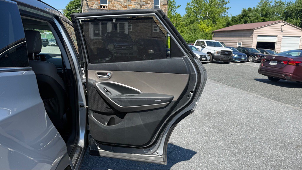 2015 Hyundai Santa Fe Image 18