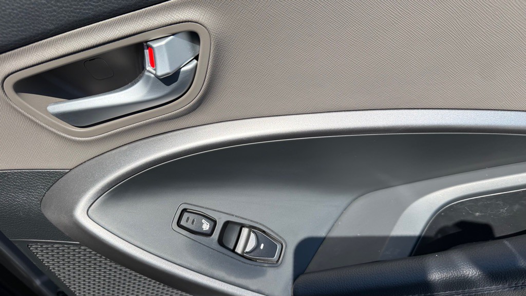 2015 Hyundai Santa Fe Image 19