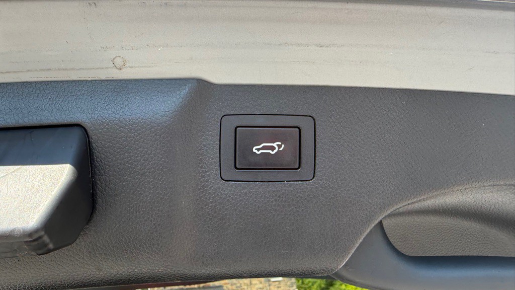 2015 Hyundai Santa Fe Image 22