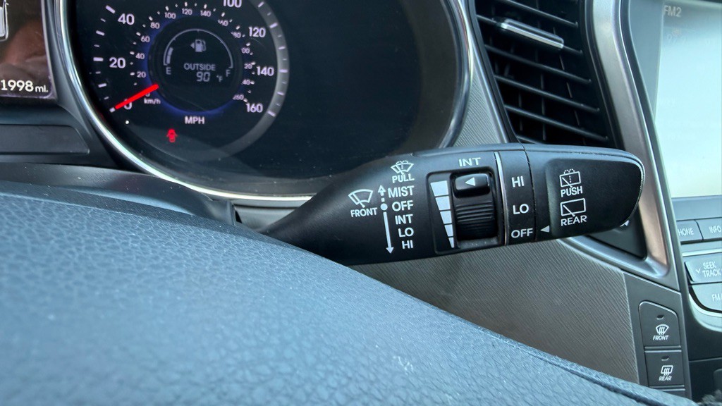 2015 Hyundai Santa Fe Image 25