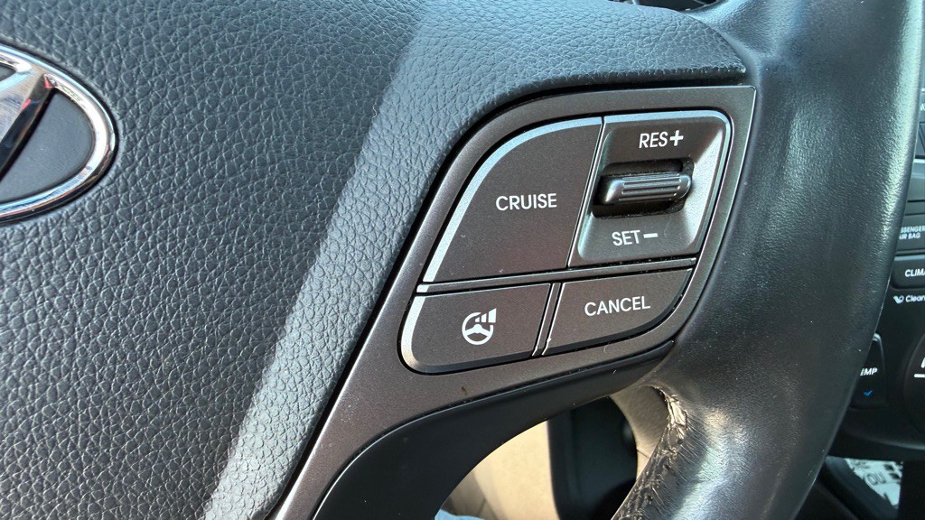 2015 Hyundai Santa Fe Image 26