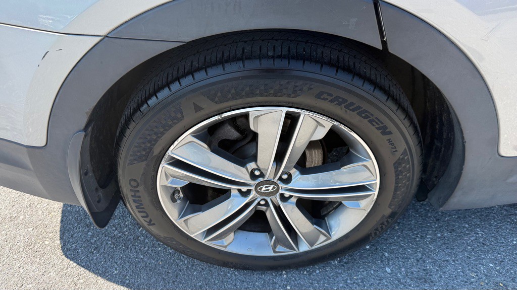 2015 Hyundai Santa Fe Image 39