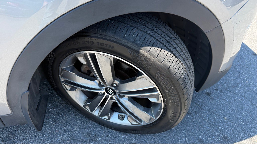 2015 Hyundai Santa Fe Image 40