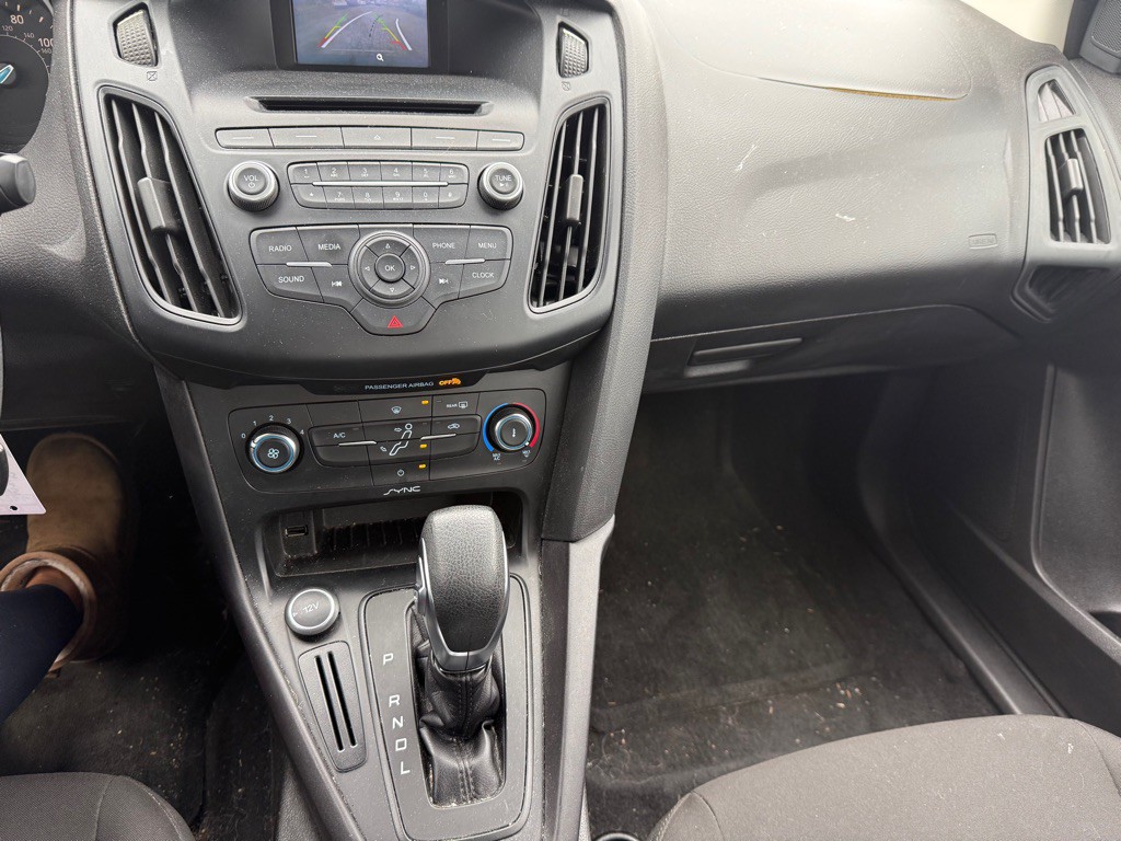 2015 Ford Focus Image 25