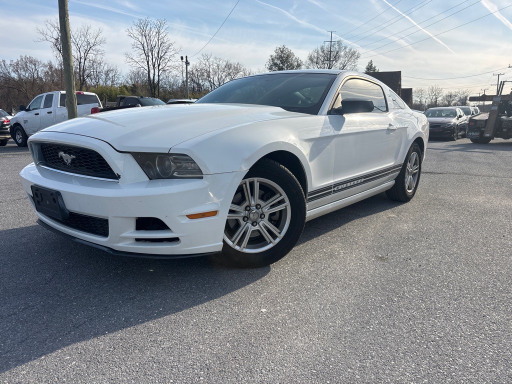 2013 Ford Mustang Image 1