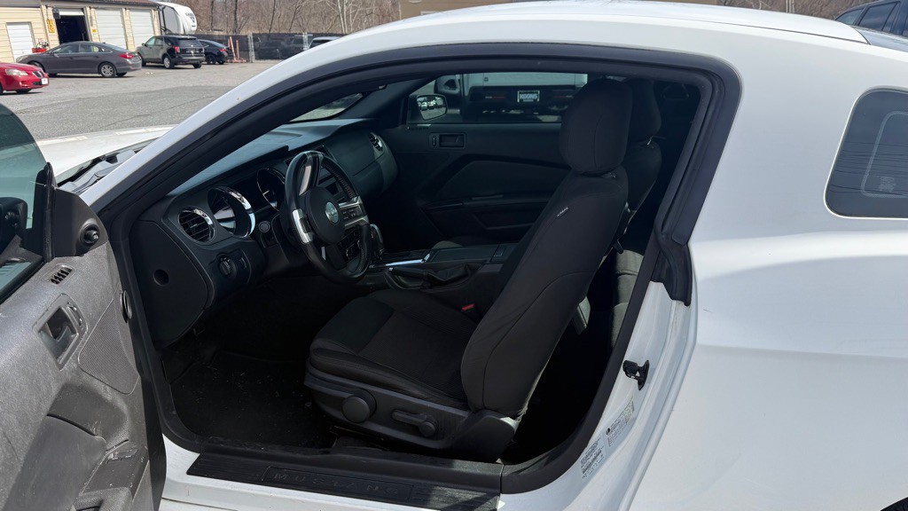 2013 Ford Mustang Image 6