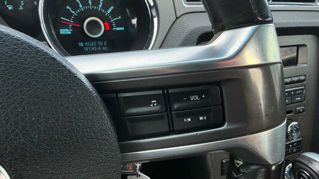 2013 Ford Mustang Image 15