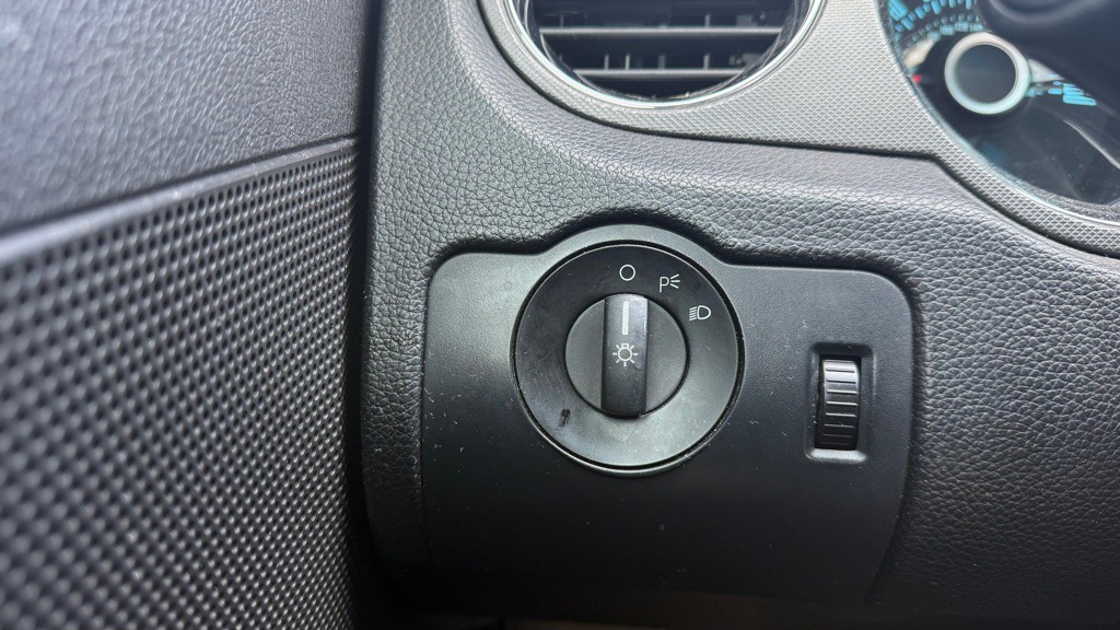 2013 Ford Mustang Image 18