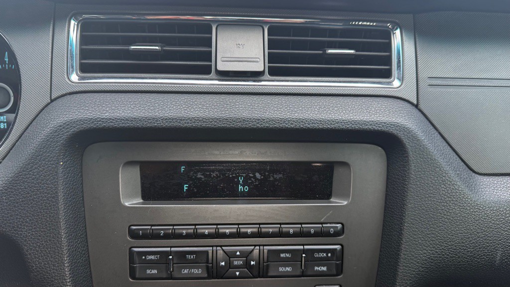 2013 Ford Mustang Image 19