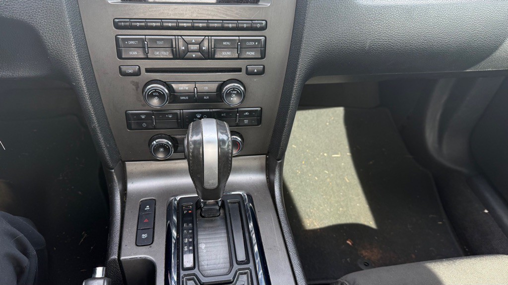 2013 Ford Mustang Image 20