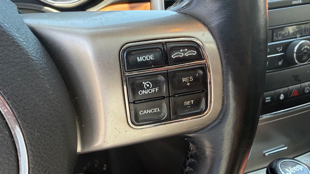 2013 Jeep Grand Cherokee Image 25