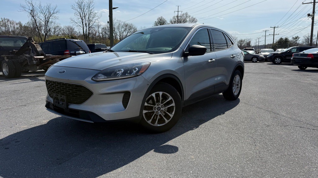 2022 Ford Escape Image 1