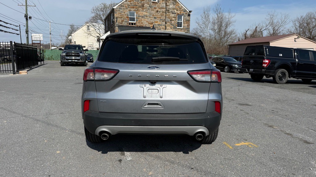 2022 Ford Escape Image 5