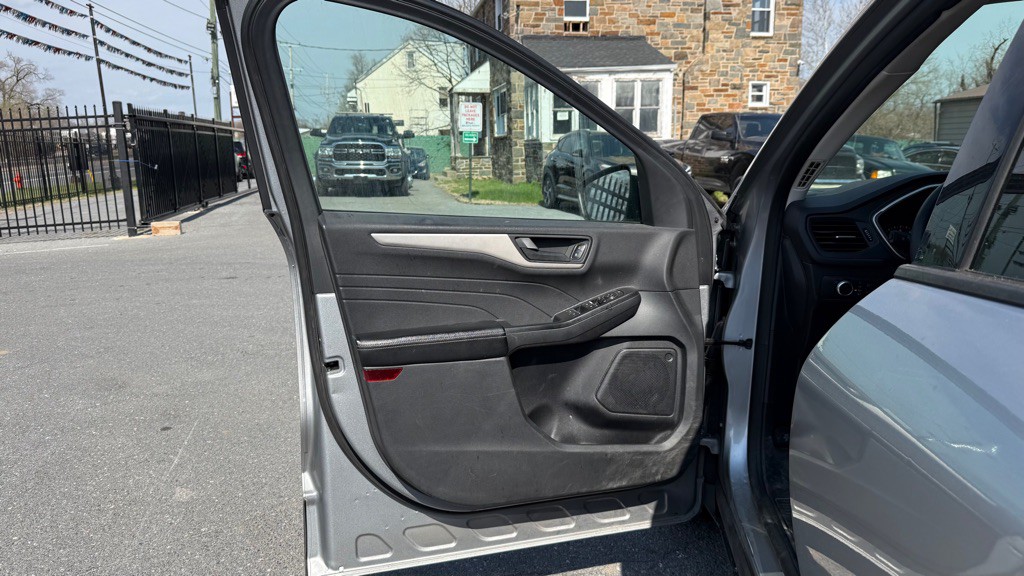 2022 Ford Escape Image 8