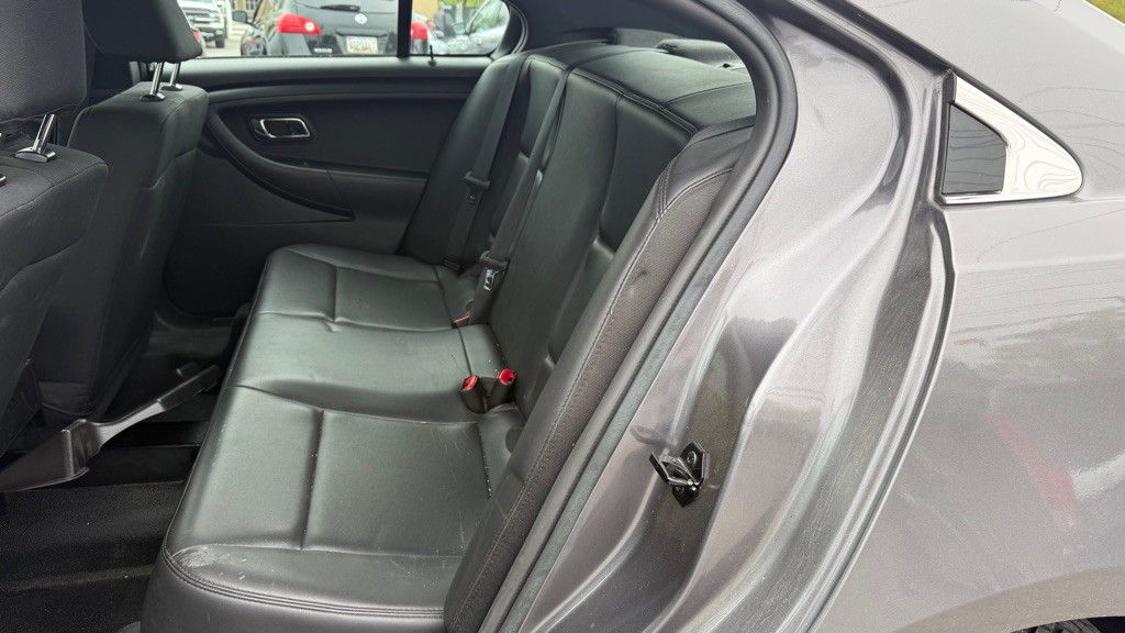 2016 Ford Taurus Image 10