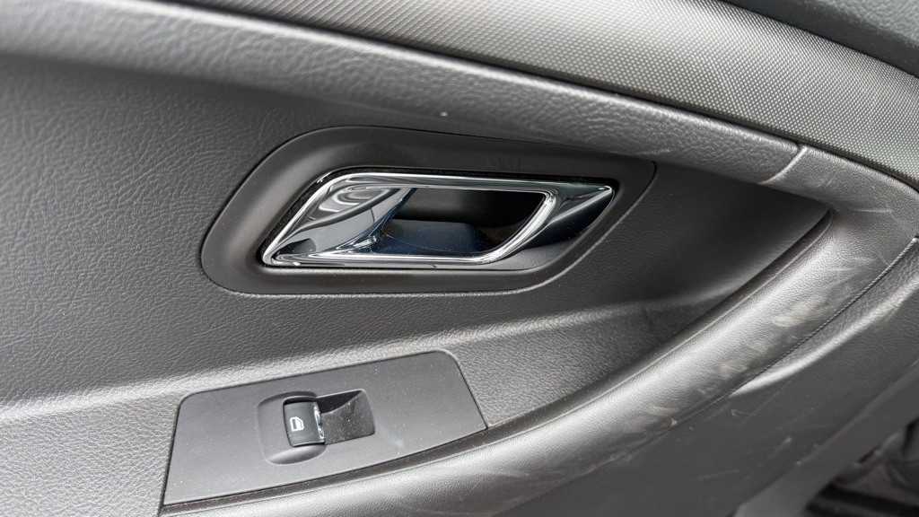 2016 Ford Taurus Image 12