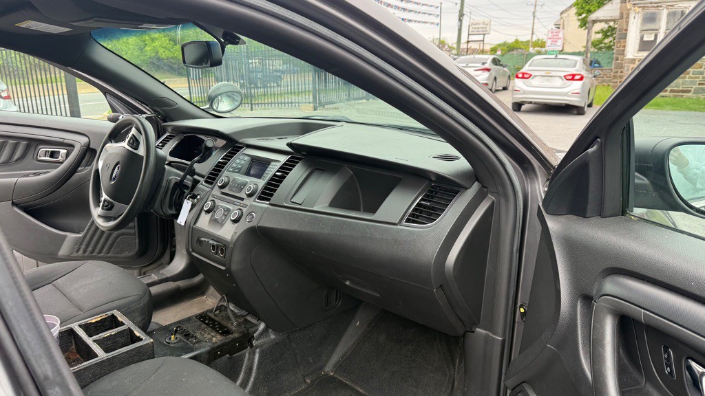 2016 Ford Taurus Image 13