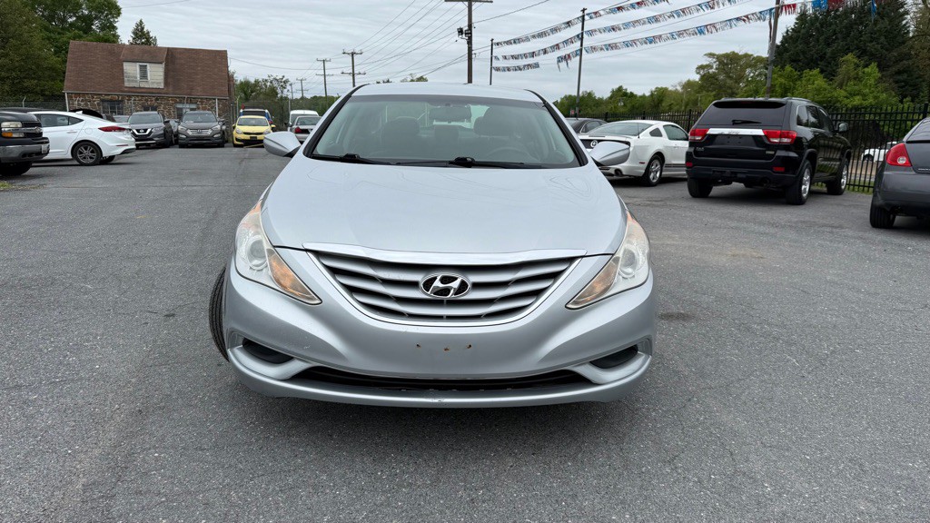 2012 Hyundai Sonata Image 2