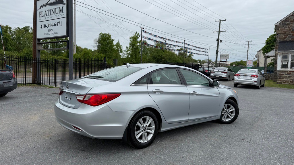 2012 Hyundai Sonata Image 4