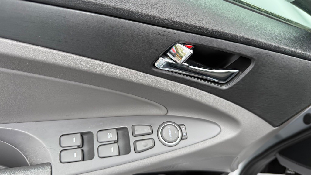 2012 Hyundai Sonata Image 10