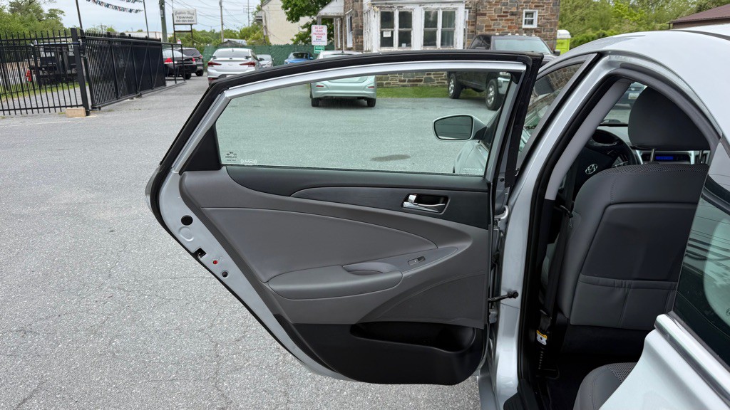 2012 Hyundai Sonata Image 12