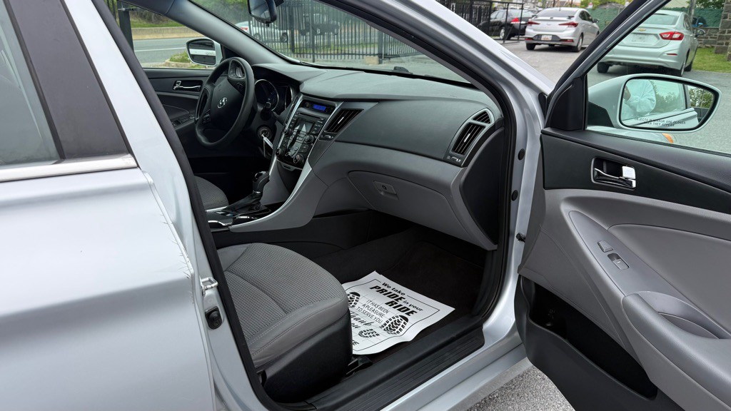 2012 Hyundai Sonata Image 14