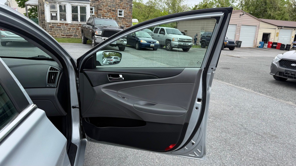 2012 Hyundai Sonata Image 15