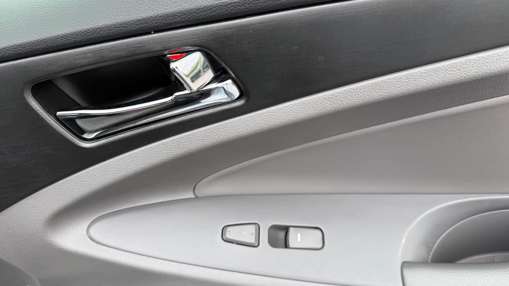 2012 Hyundai Sonata Image 16