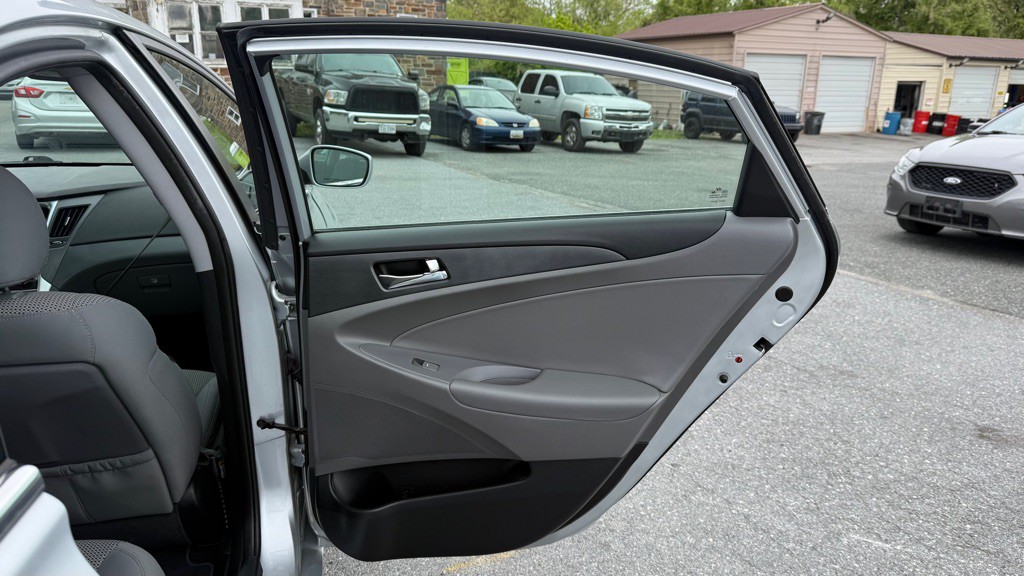 2012 Hyundai Sonata Image 17