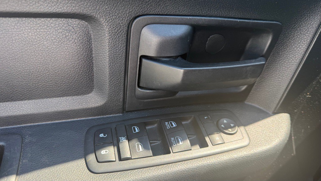 2017 RAM 1500 Image 8