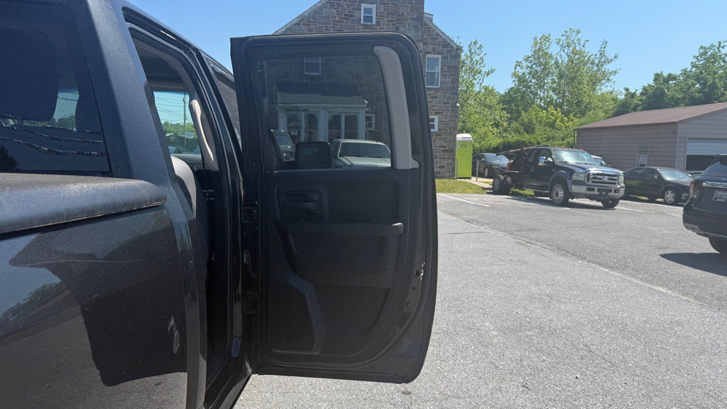 2017 RAM 1500 Image 16