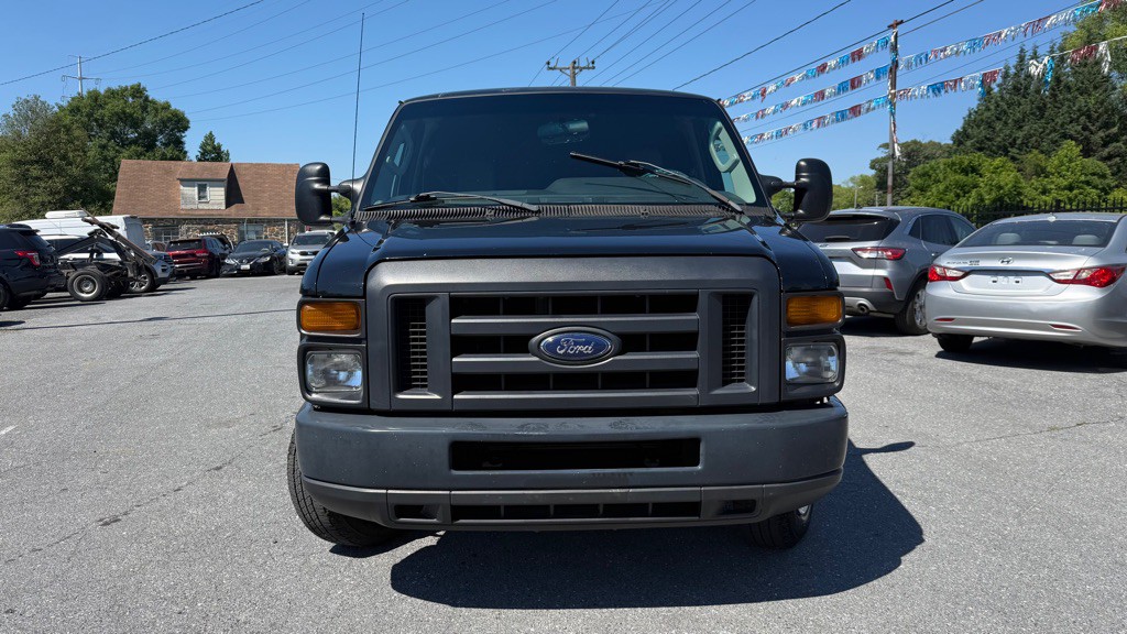 2013 Ford Econoline Image 2