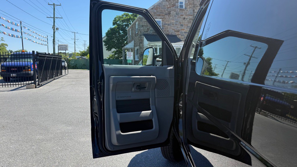 2013 Ford Econoline Image 7