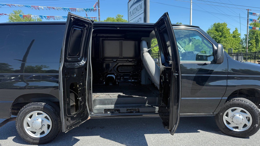 2013 Ford Econoline Image 12