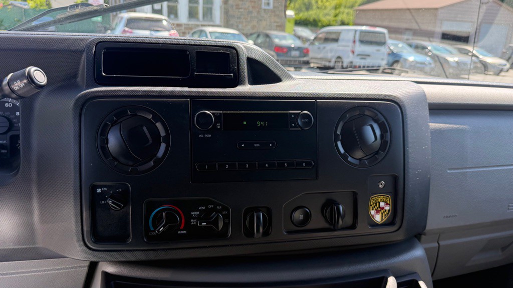 2013 Ford Econoline Image 22