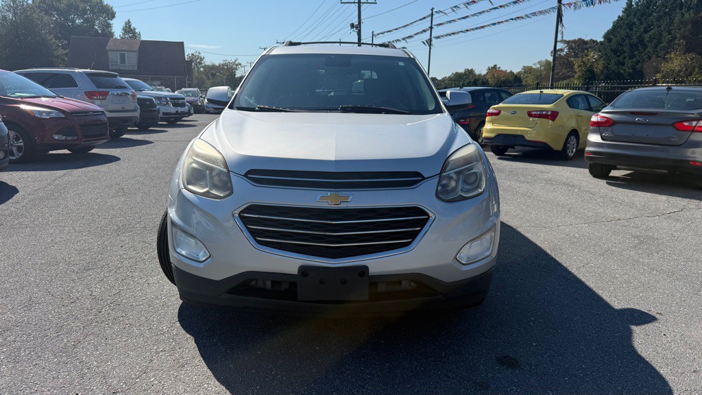 2017 Chevrolet Equinox Image 2