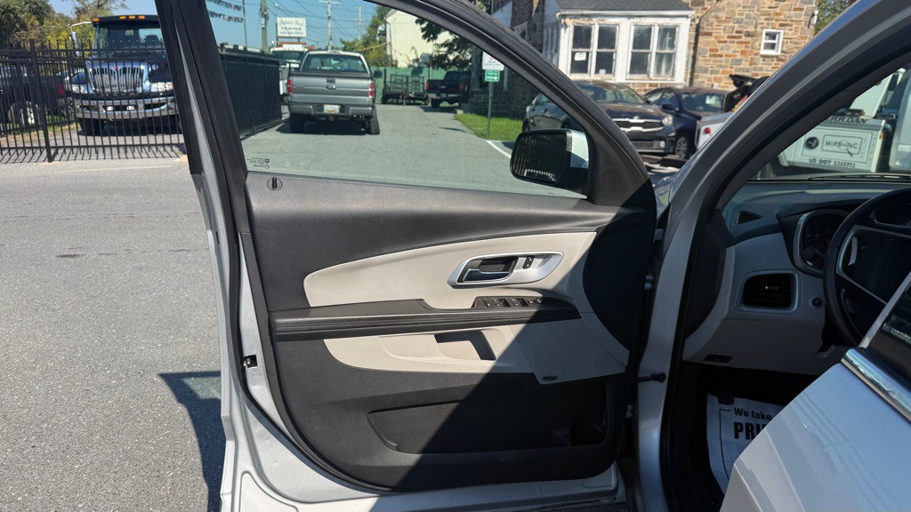 2017 Chevrolet Equinox Image 8
