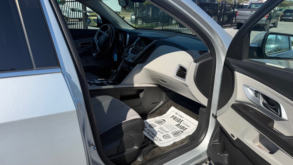 2017 Chevrolet Equinox Image 13