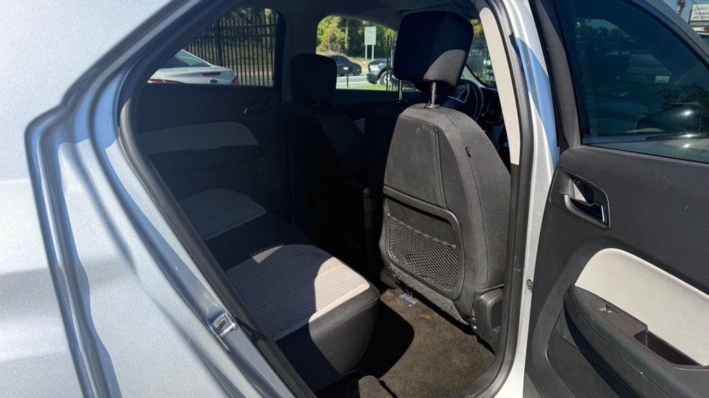 2017 Chevrolet Equinox Image 16