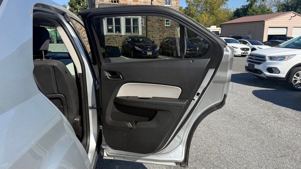 2017 Chevrolet Equinox Image 17