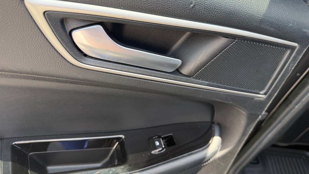 2017 Ford Edge Image 13