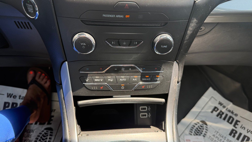 2017 Ford Edge Image 31