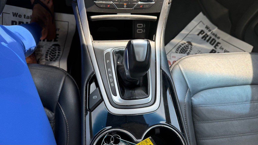 2017 Ford Edge Image 32