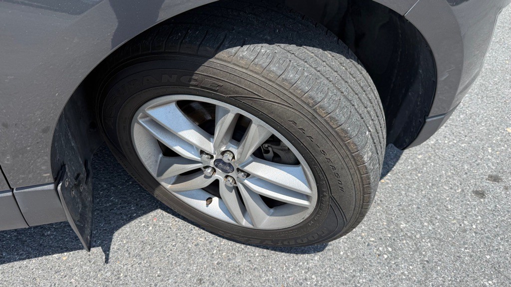 2017 Ford Edge Image 37