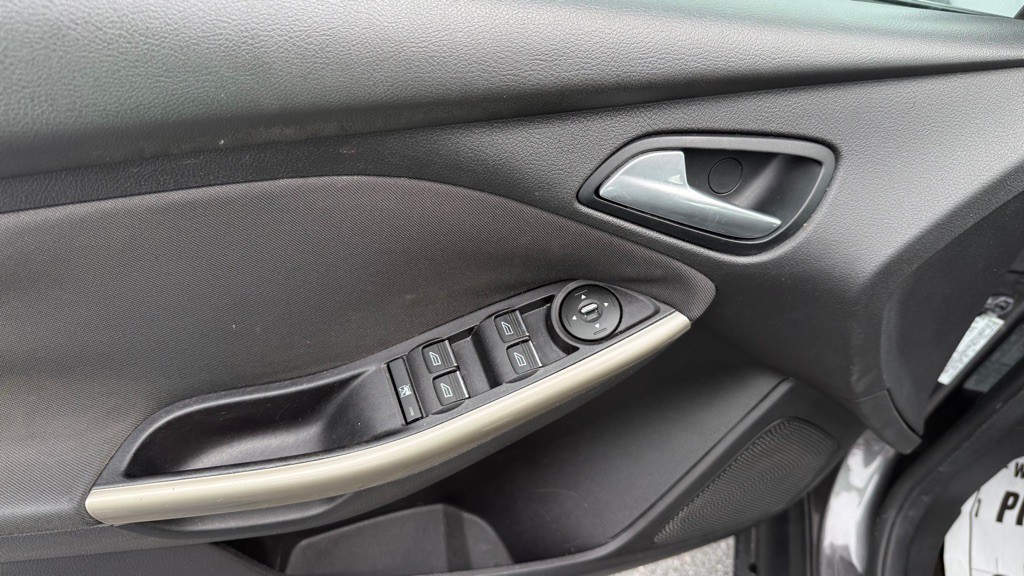 2012 Ford Focus Image 11