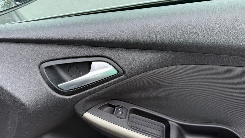2012 Ford Focus Image 17